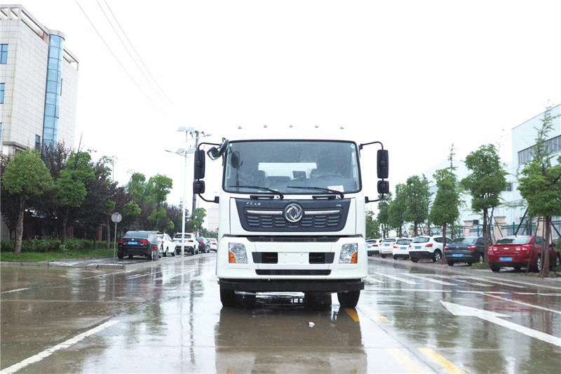 東風天龍后八輪20噸噴霧車,國六綠化噴灑車