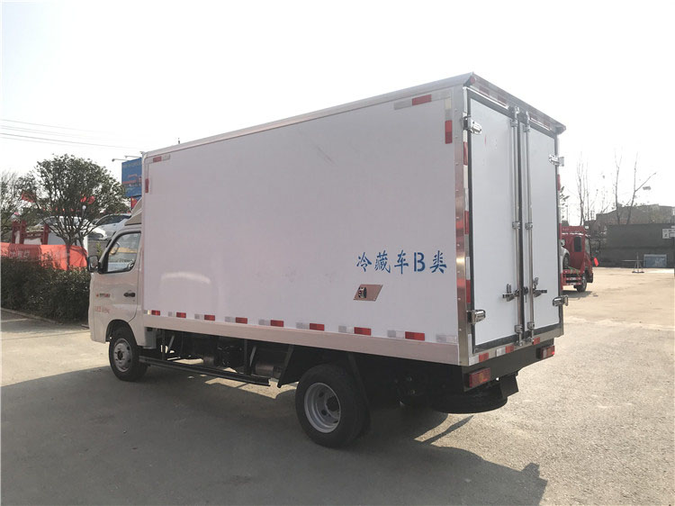 國六 福田祥菱M(3.7米冷藏車)